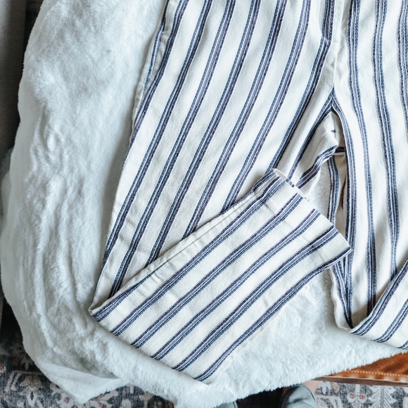 Express Cream & Navy Pinstripe High-rise Slim Pants (Size 00P) - Picture 4 of 9